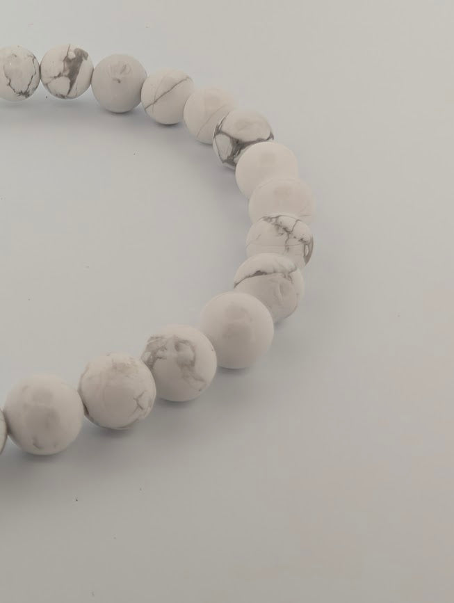 Howlite Bracelet — Chip, 6mm & 8mm Round Beads