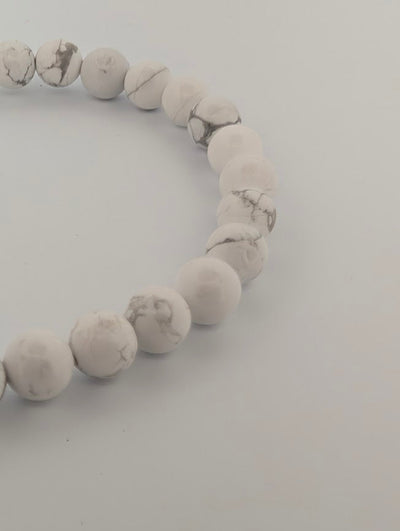 Howlite Bracelet — Chip, 6mm & 8mm Round Beads